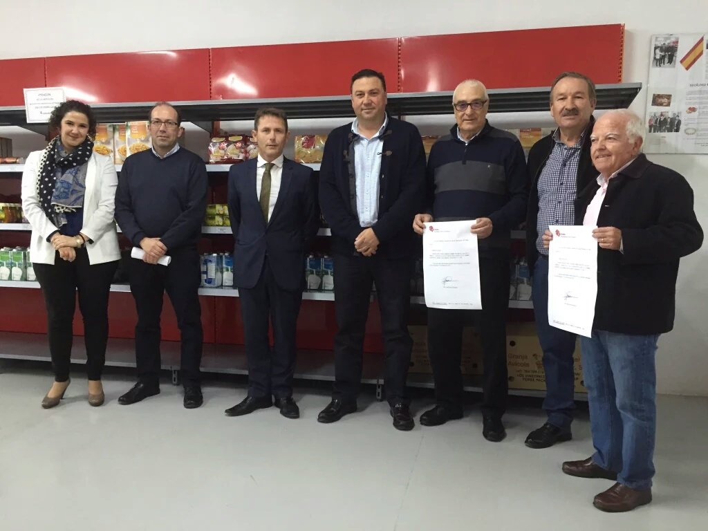 ElMuletazo's tweet photo. El CT de #TorrePacheco hace entrega de 1.117 € y 200 kg comida del I Tentadero Solidario  https://t.co/JaSzuGTrwA https://t.co/hRMLyizYgX