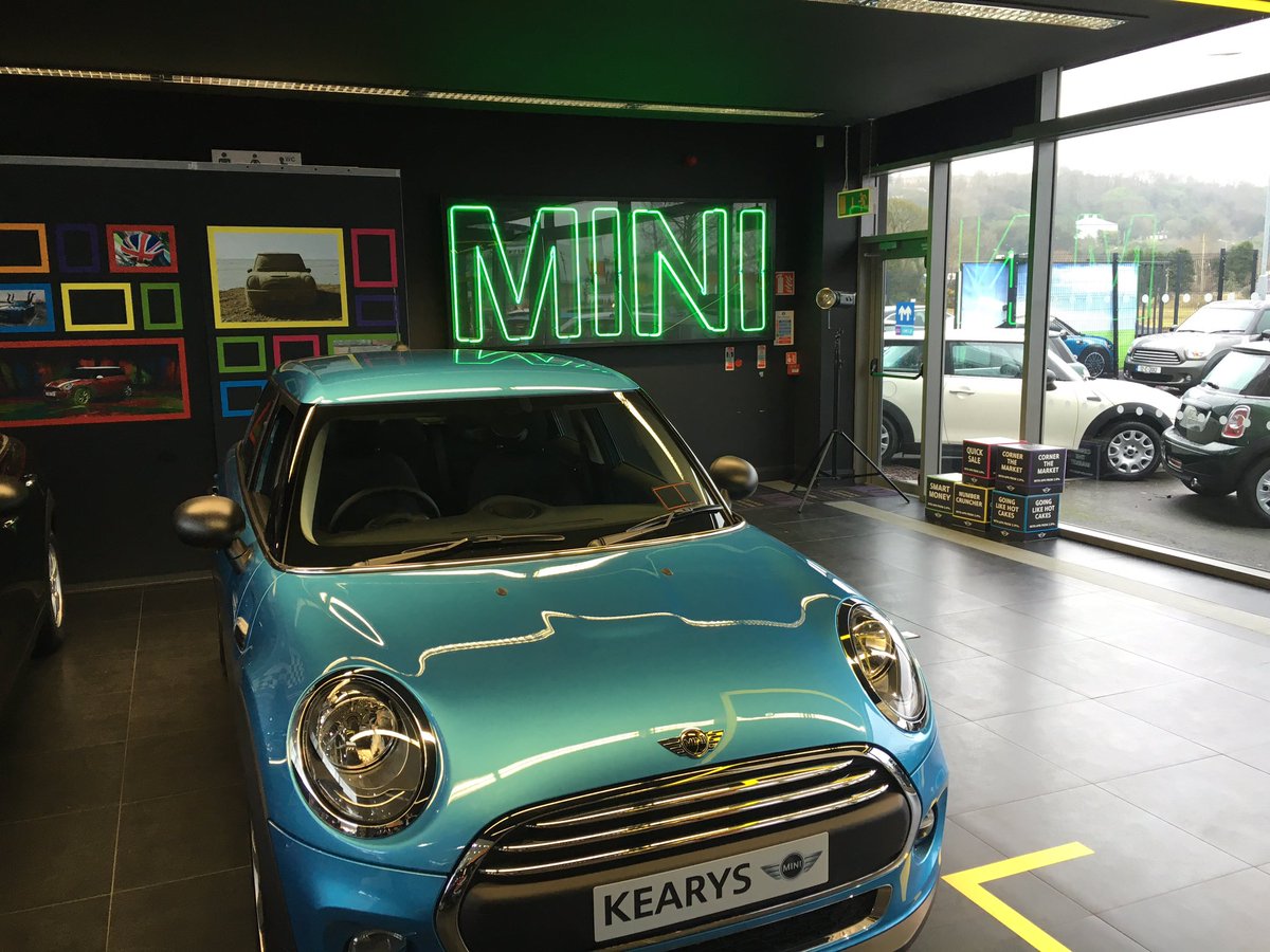 Sneak peak of press call with <a href="/OSMPhotography/">OSM Photography Audio & Visual Solutions</a> in <a href="/KearysMINI/">Kearys MINI</a> can't wait to finished images! <a href="/MissIrelandORG/">Miss Ireland</a> #MC16