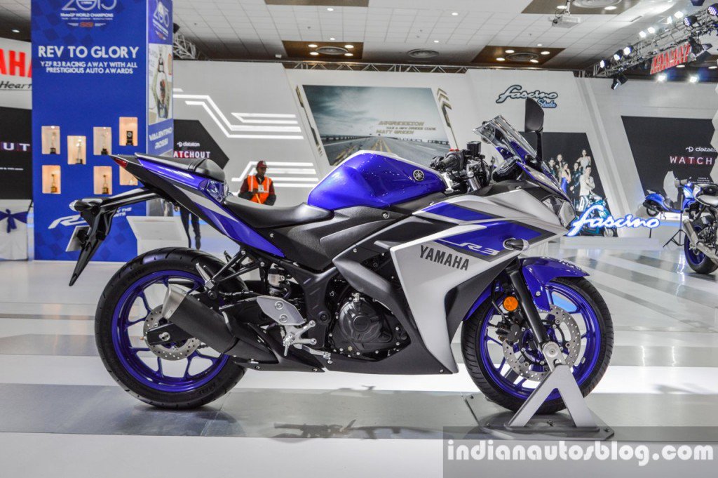 indianautos's tweet photo. 2015 #YamahaR3 at the #AutoExpo2016 - https://t.co/GO3JUSlFOH

#AETMS2016 #Yamaha https://t.co/NslvJs06Ok