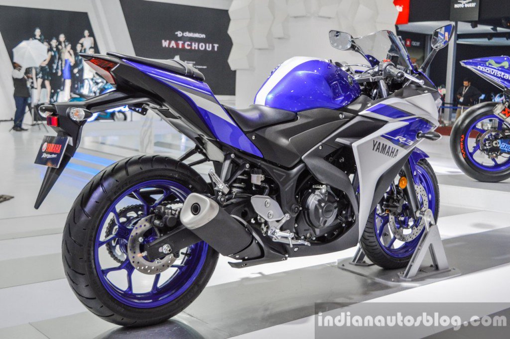 indianautos's tweet photo. 2015 #YamahaR3 at the #AutoExpo2016 - https://t.co/GO3JUSlFOH

#AETMS2016 #Yamaha https://t.co/NslvJs06Ok