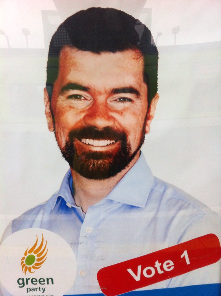 krratie_'s tweet image. Just back from his holliers and ready to fix the country 💪 #sunburn #goodprintingisimportant #electionfun