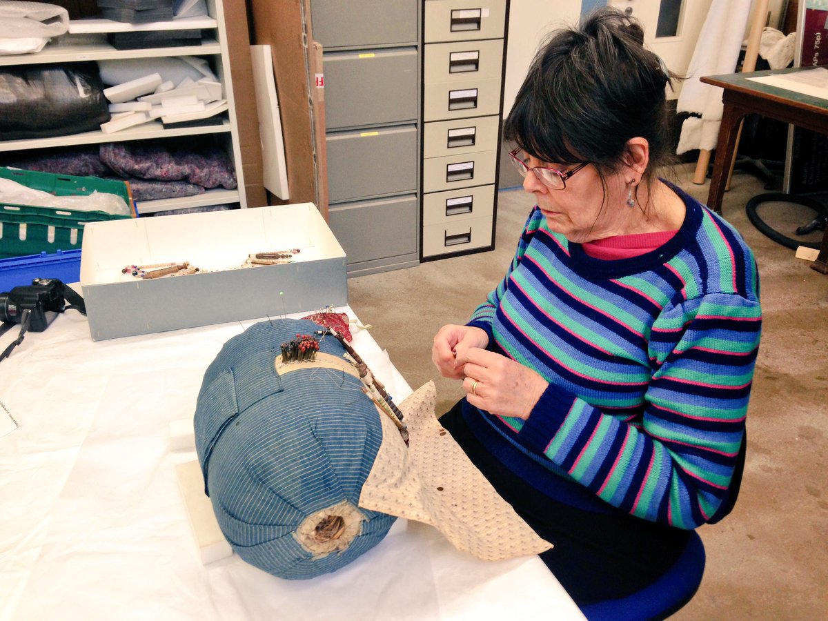 OllieDouglas's tweet photo. Ann Day of @TheLaceGuild untangling + dressing lace pillow (MERL 51/128) for @MERLReading displays #AmazingMakers https://t.co/4KF8OAjTPU