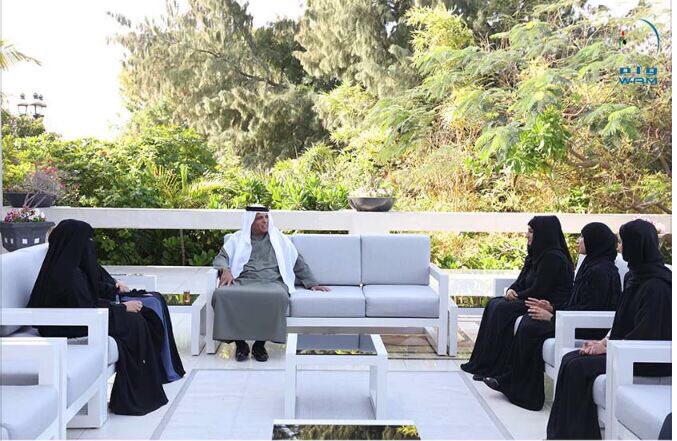 MOEUAEofficial's tweet photo. حاكم رأس الخيمة يستقبل المعلمات الفائزات بجائزة الإمارات للمعلم المبتكر. https://t.co/mdIxuJlrAR