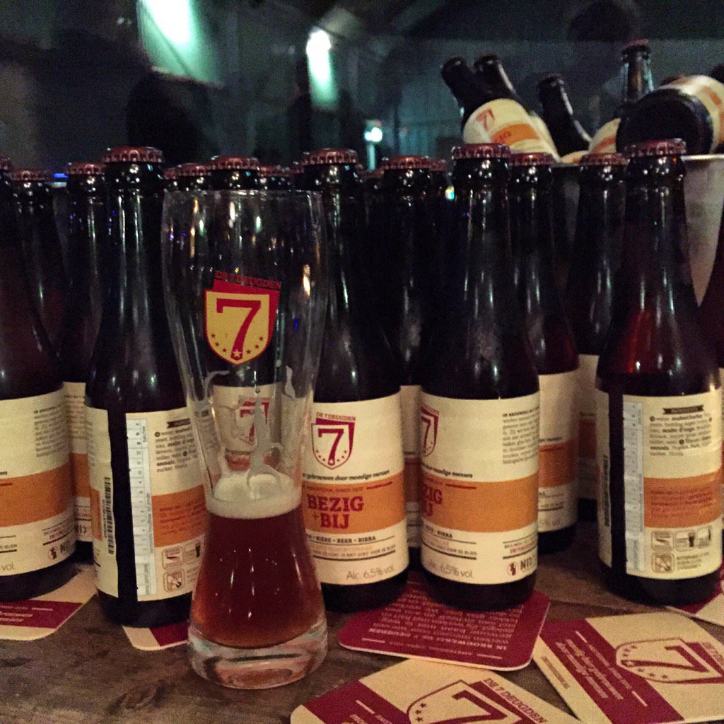 AmsBeerTours's tweet photo. This is "Bezig + Bij" a Belgian ale with honey 🐝 @de7deugden has the most creatively named beers! Happy weekend! https://t.co/TG91A4mlZl