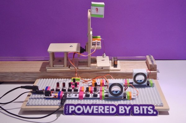 littleBits's tweet image. Alex Pikkert created this guitar playing robot with littleBits littlebits.cc/projects/bits-…