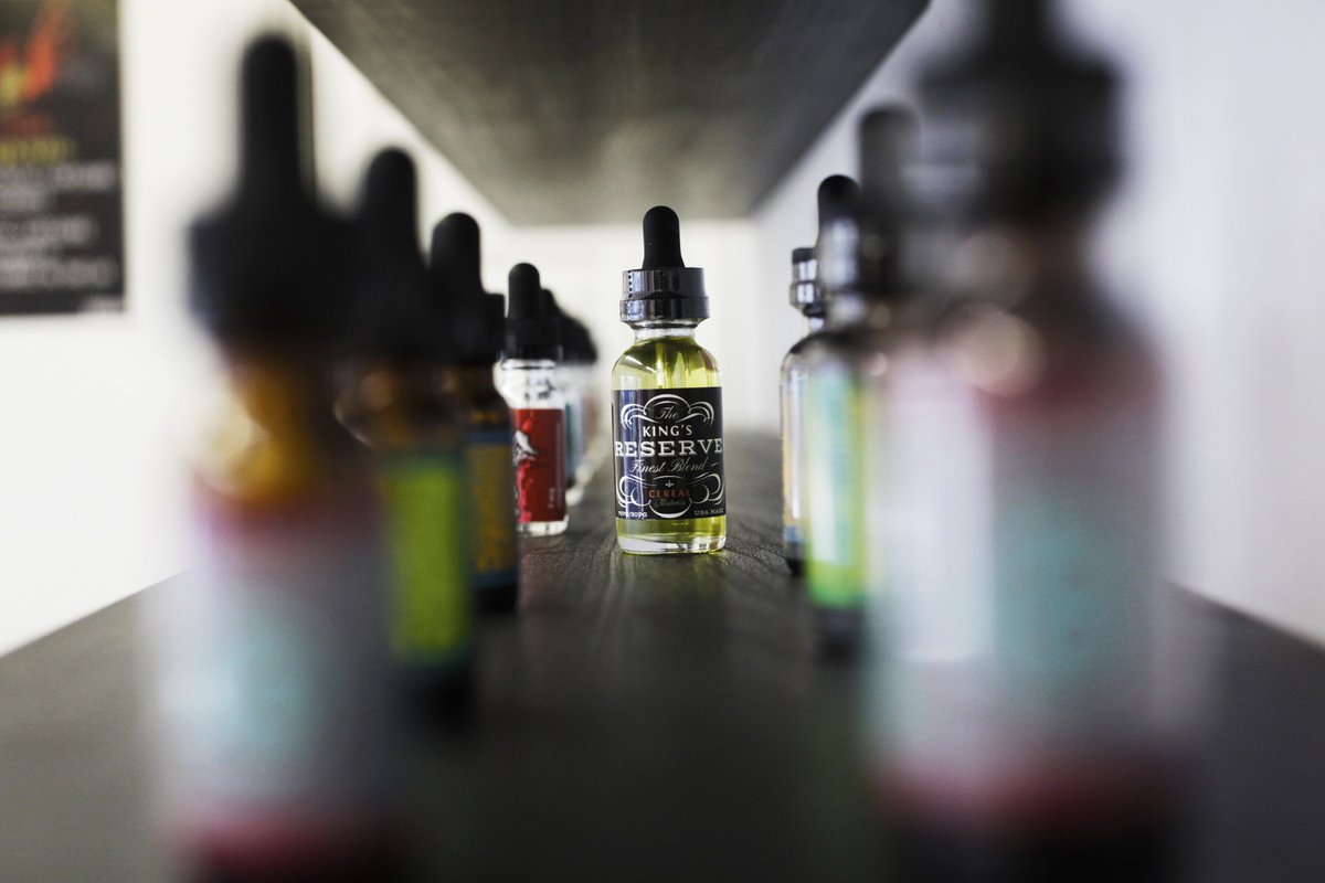 NuclearVapours's tweet photo. Kings Reserve Finest Blend #eliquid available here! 3 incredible flavours #Bristol #kingsreserve #vapelikeaboss https://t.co/REkoeTWCGF