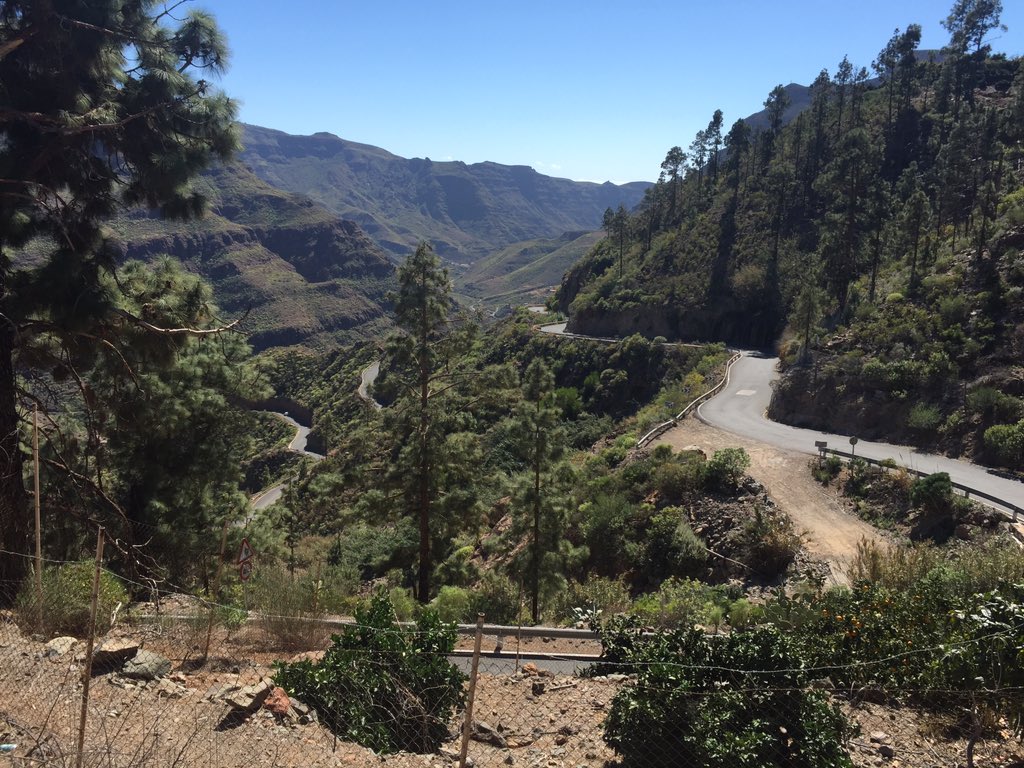 DrGregorSmith's tweet photo. This is why I love cycling. After 11k of climbing at 7.7-14.5%, this was view. #stayactive #gregor2016 https://t.co/9zKuJUSjMO