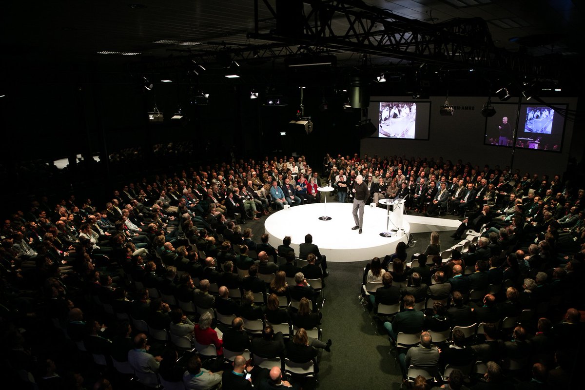 DnnsSmts's tweet photo. Insights Live 2016 – Dag 4 – Meerwaarde bieden in een kantelende wereld #remkoolhaas https://t.co/q9VxIdmaDs https://t.co/VOgSsZYmSn