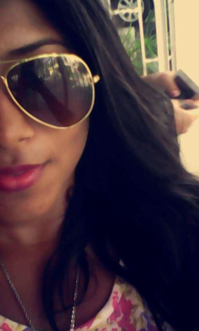 mischell16's tweet image. No hay nada mas triste que verte sonreir y no con migo. Como extraño esos momentos con tigo