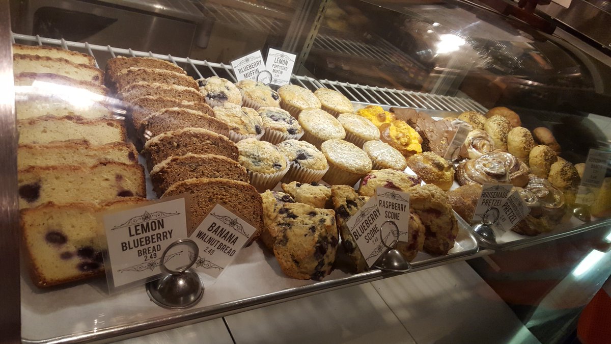 It ain't easy lookin' this darn good.#upshow # emcity