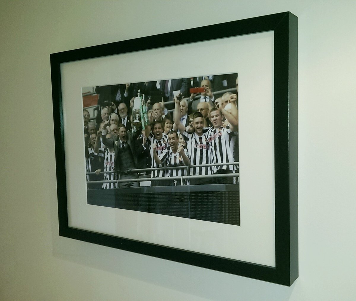 DJNelsonPhotos's tweet photo. Only taken two &amp; half years but I have finally got one of these framed &amp; on the wall @SpennymoorTown #VaseWinners https://t.co/Y20grLQu2k