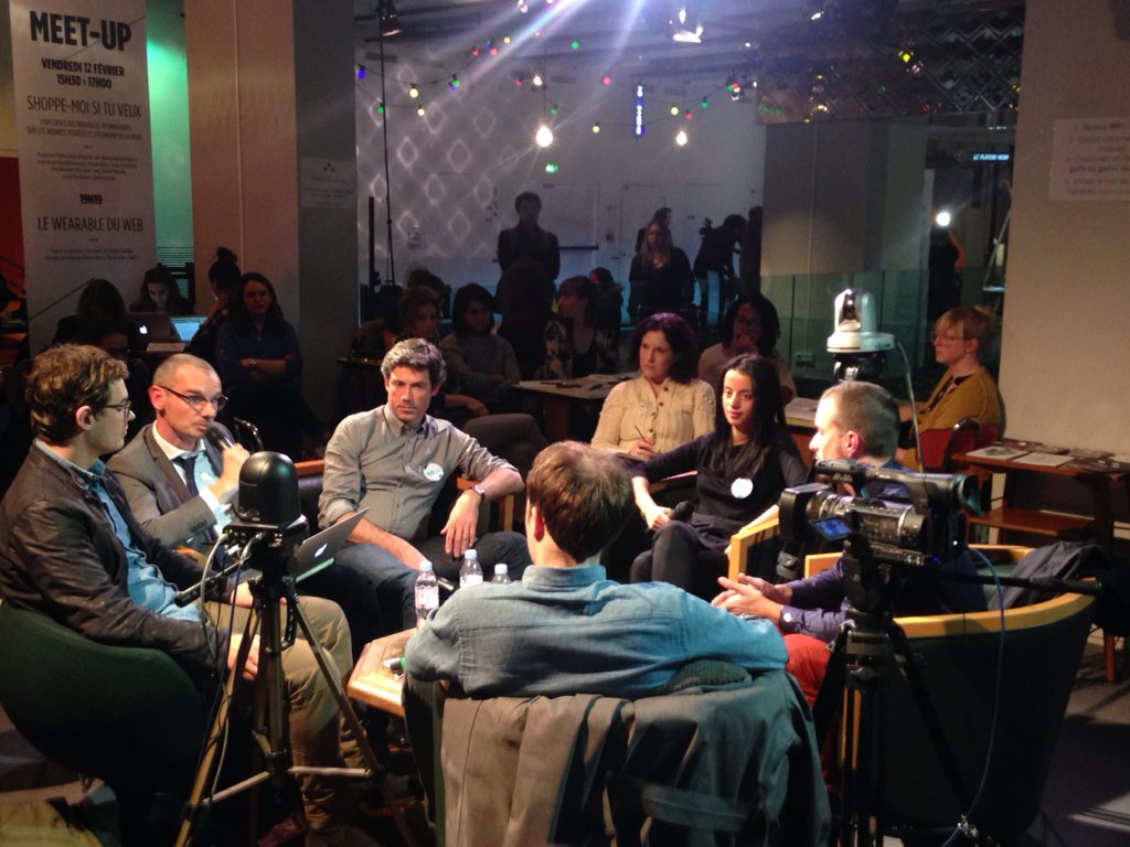 lisesansen's tweet photo. Table ronde Shoppe moi si tu veux @lagaitelyrique #weareable2016 #fashiontech https://t.co/p9x3GEw05G