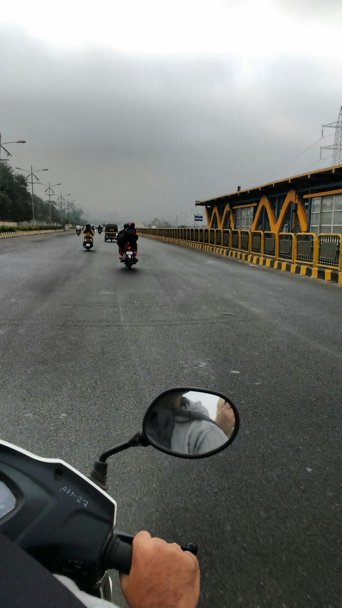 RishiShreshtha's tweet photo. What a climate! #Aund #Pune https://t.co/O9HbK6yWIc