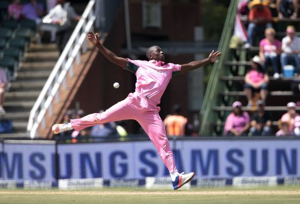 Gallery: #BraBrigade brings too much pink to ODI bit.ly/1QZK0Ij