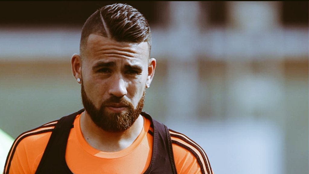 RaulVCF___'s tweet photo. Felices 28 General @Notamendi30 https://t.co/73RdKhwTjE