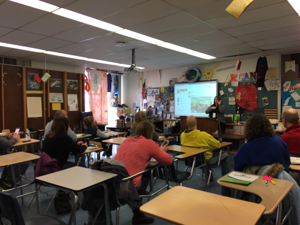 mcsdmusic's tweet image. @MontiHS_Pride howdy! Twitter session @JenLaubscher #mcsdtech