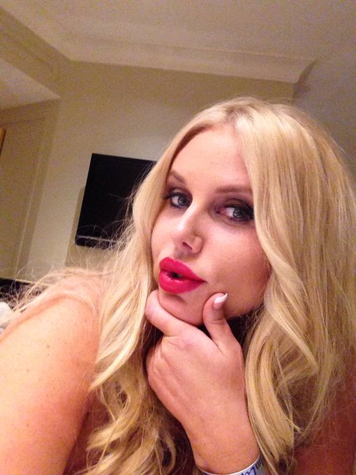 Glam Worship - Fetish Clips 🌎Worldwide🎥 - Get gifts for the addictive @sexykarenfisher Check out her wishlist here https://t.co/YMZbrWVIf8 #wishlist https://t.co/stwgBDAkvJ
