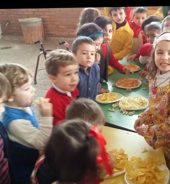 mercedtarancon's tweet photo. Guateque #yeye2016
Hemos empezado el fin de semana en el Colegio para el domingo con APA desfile y carroza https://t.co/1UqmMXmAaO