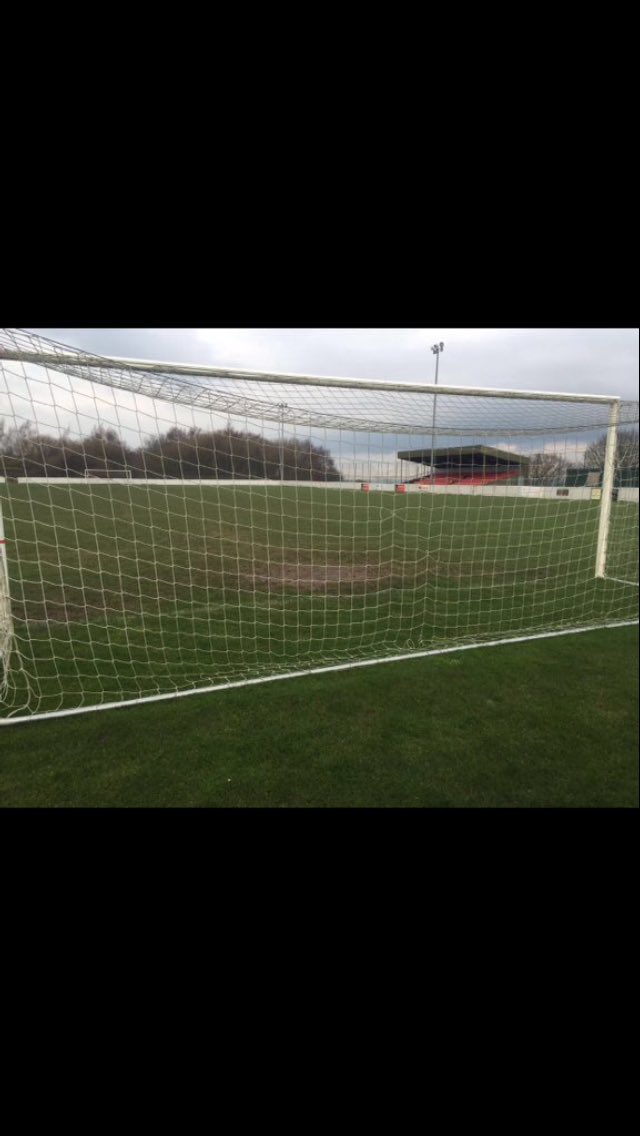 dazbillydre's tweet photo. @CaernarfonTown @BuckleyTownAFC @iwanwilliams9 @FAWales  photos taken 3pm today water seems to have cleared 👍🏻 https://t.co/Vweqqm5R2F