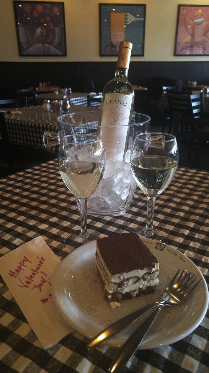 puccinis_pizza's tweet image. Valentine's Day? No drama. #sweetandsimple