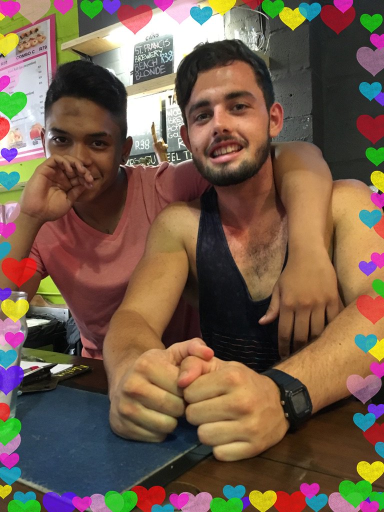 MarketBars's tweet photo. These 2 hunks are ready to serve you craft beer all weekend @bayharbourmkt 
@wdstckbrewery 
@ApolloBeer 
@RedSkyBrew https://t.co/hRhaFtqxxE