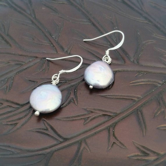 AngelaWilbern's tweet image. Pearl earrings - Grey coin pearl earrings - small coin pearl.. etsy.com/listing/196848… #earrings #rusticboho