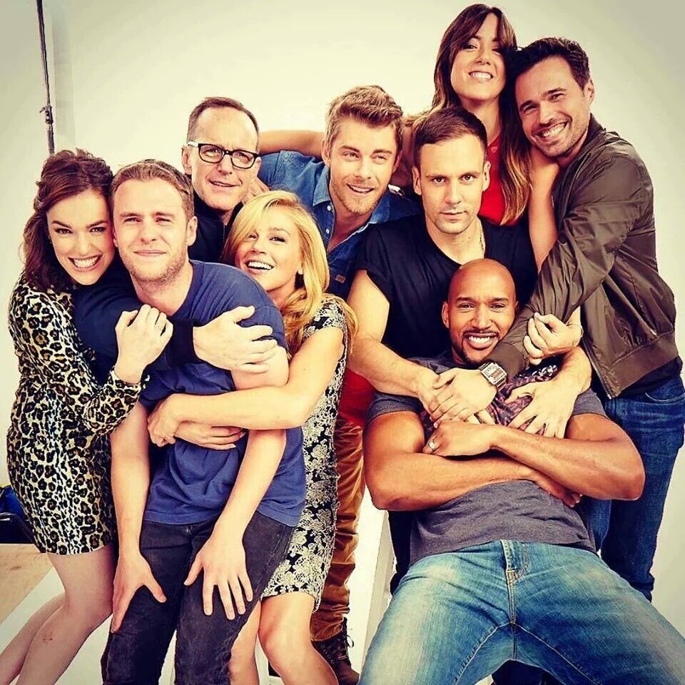 lowqualityaos's tweet photo. rt to vote for Agents Of SHIELD!! RT RT RT #VoteSHIELD #KCA https://t.co/aCxRrhKYXM