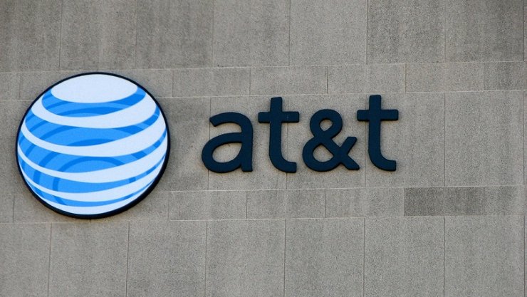 PCMag's tweet photo. 4G LTE? Meh. AT&amp;T to Test 5G This Year: https://t.co/woa6KSL0px https://t.co/ZEY8F5XLqz