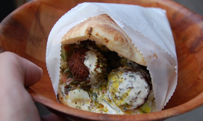 iTravelTelAviv's tweet photo. #foodiefriday #telaviv #streetfood showdown! https://t.co/vIS8deiDXi https://t.co/4tZwHpuXud