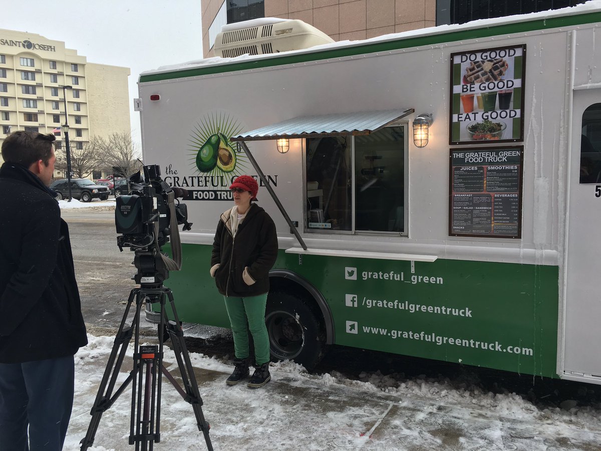 QueenOfSoBend's tweet photo. Ready to eat! #foodtruck https://t.co/FSARoIOoCK