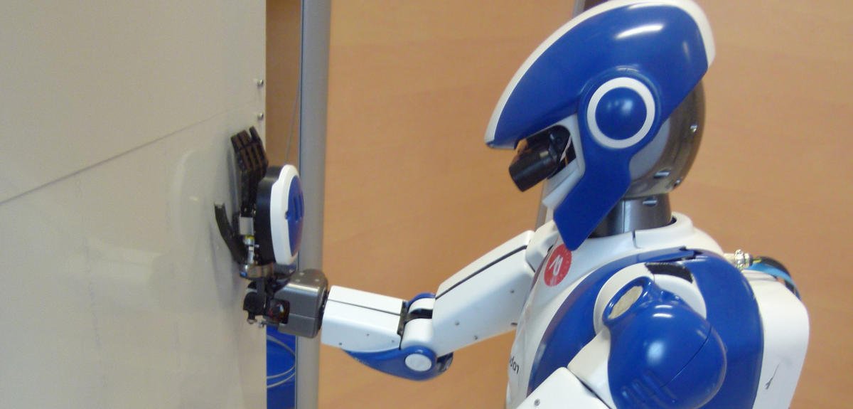 CNRS's tweet image. Putting humanoid robots to work with @Airbus #CNRSNews  bit.ly/1PR905f