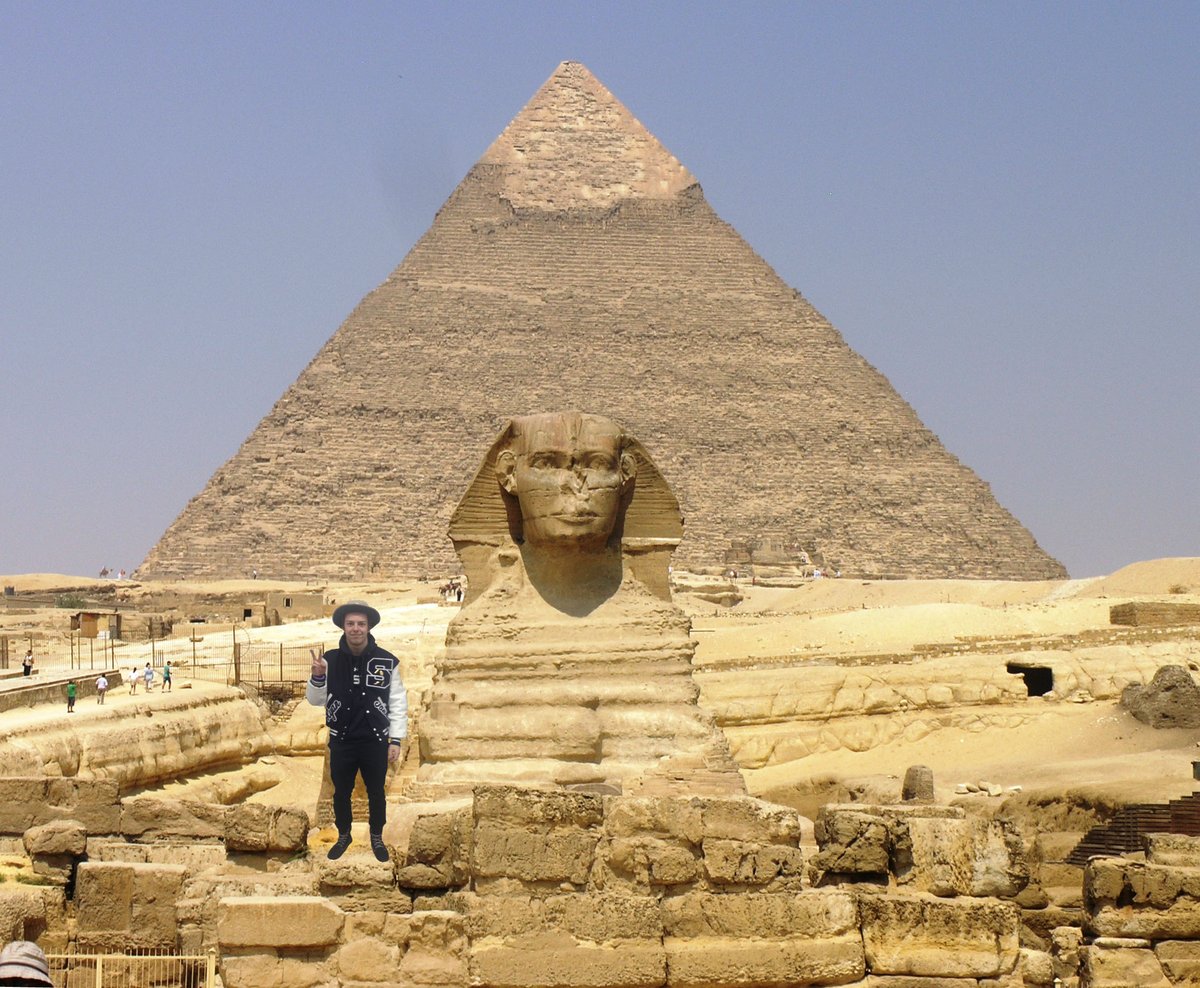whereryan's tweet photo. Ryan is doing some sightseeing while he's in Africa! https://t.co/egoZsKosJV