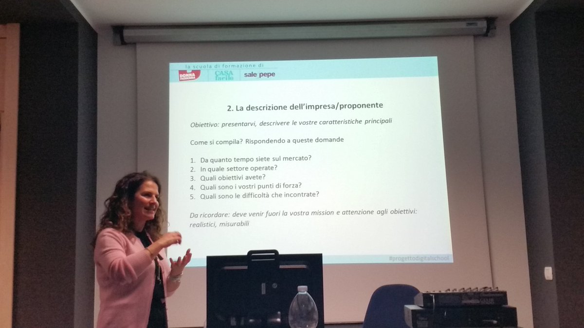 ChiaraDov's tweet photo. A lezione di Business Plan con Chiara Gily :) #digitalschool #donnamoderna #mondadori #progettodigitalschool https://t.co/6Po8nsMxv5