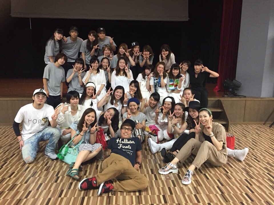SpigletD's tweet photo. 来週になりましたー！卒業公演よかったら来て下さい👏チケットなしの無料ですが、人数把握の為連絡くれると嬉しいです📨当分舞台で踊る事もないかもしれない😦…最初で最期のナンバー数。テーマはありがとう🌂物語になった芸短ならでわの公演をぜひ🙏 https://t.co/uYgwMv1WNm