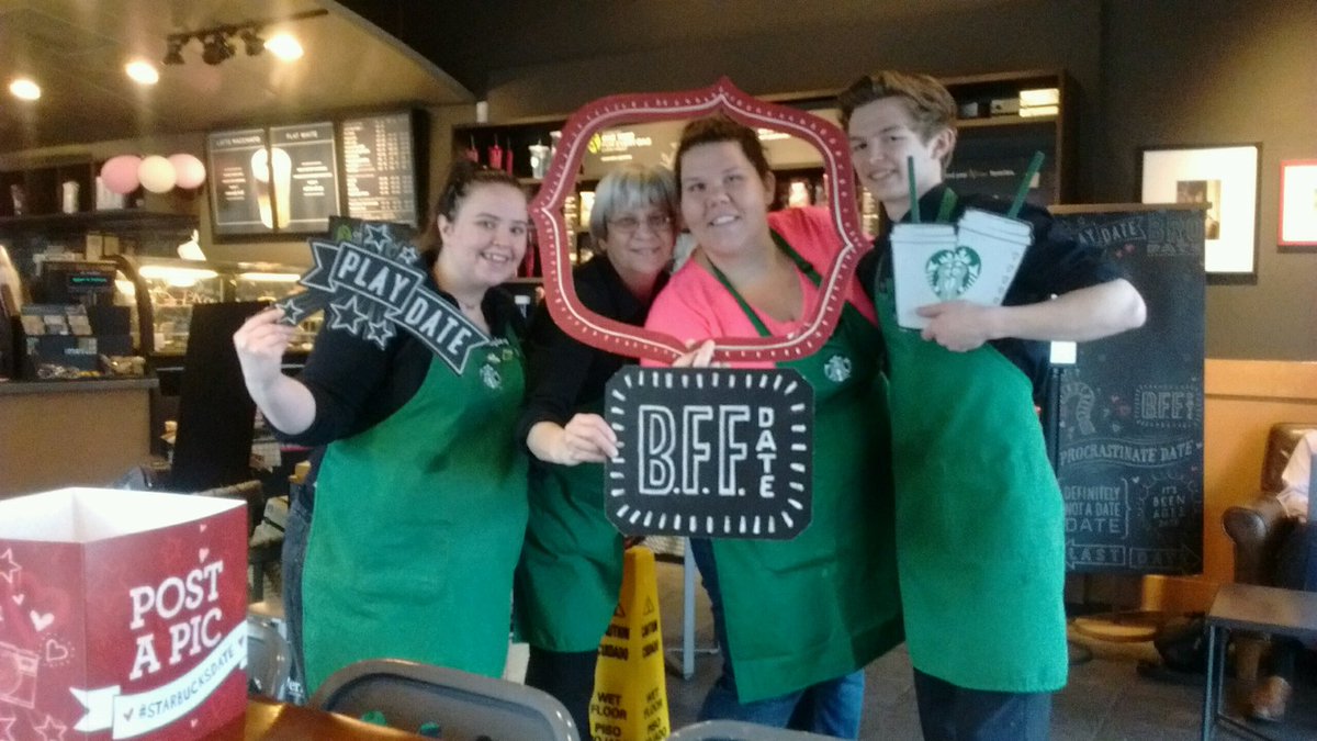 _underscore620's tweet photo. Store 8764 having some partner and customer fun!!! #tobeapartner #StarbucksDate #area147 @JeffSDanley https://t.co/kprd2lYXtB