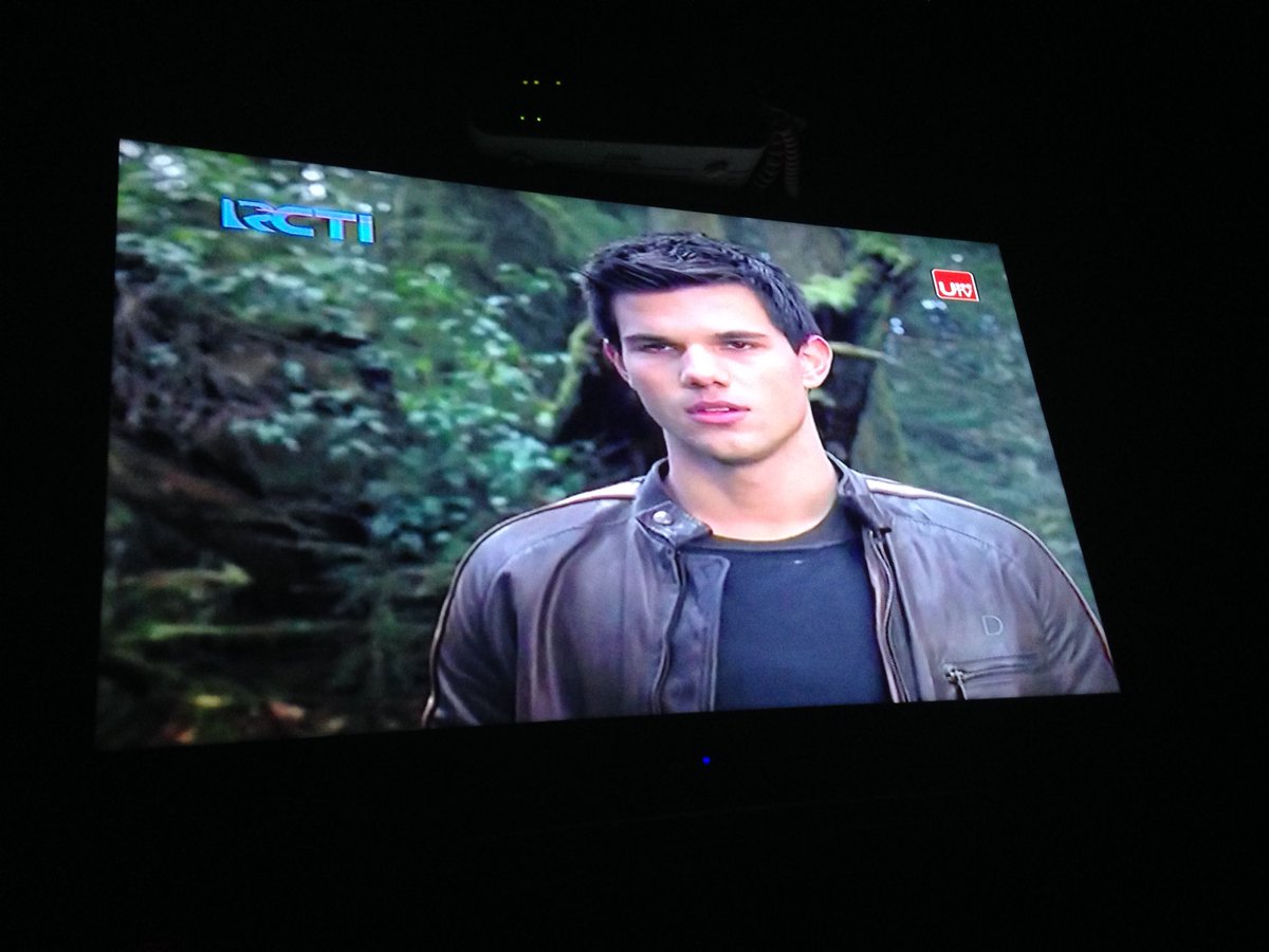 WeAreTwihards's tweet photo. HAPPY BIRTHDAY TO TAYLOR LAUTNER OUR PERFECT JACOB BLACK!💕💗💕 https://t.co/jSUEaMLO0a