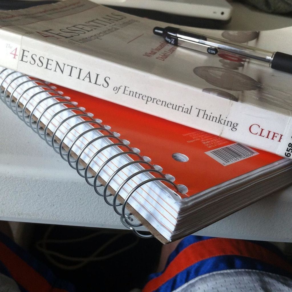 APileWithStyle's tweet image. We're constantly learning new things about the #business on #topofthebottompile  Only 4 essentials?  Should be a sh…