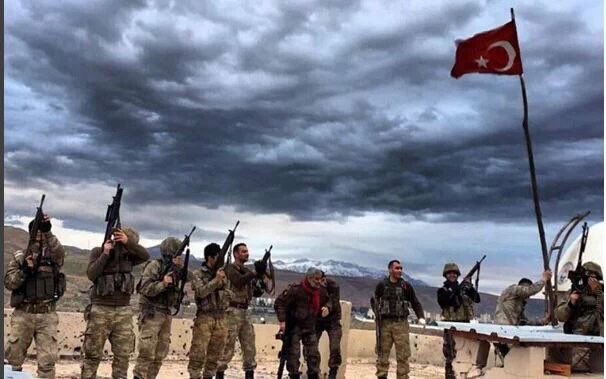 samiltayyar27's tweet photo. Bu yiğitler sadece PKK'nın özyönetim hayalini değil azgın azınlığın kızıl düşlerini de hendeğe gömdü. Helal olsun. https://t.co/LnkFWpaD5E