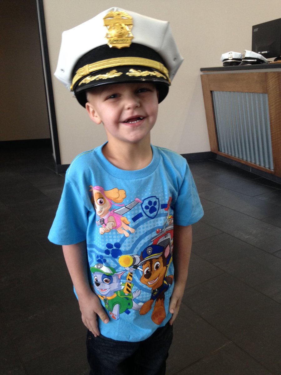 ColumbusPolice's tweet image. Children rescued from their burning home say &quot;thank you&quot; to the officers who rescued them
nbc4i.com/2016/02/12/fam…