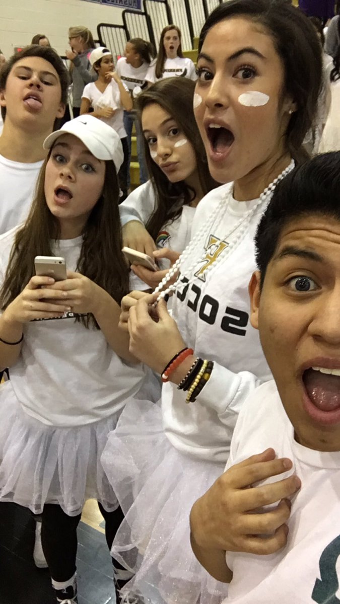 coolio_gio's tweet photo. WE WON!! 🎉🙌🏽 https://t.co/saQ8lkS5TH