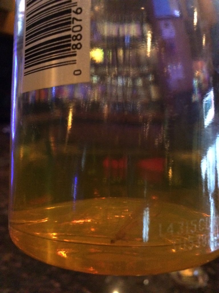 eamonicyouth's tweet photo. @Ciroc wtf is in my #cirocpineapple bottle? https://t.co/y1qRfq8Pwj