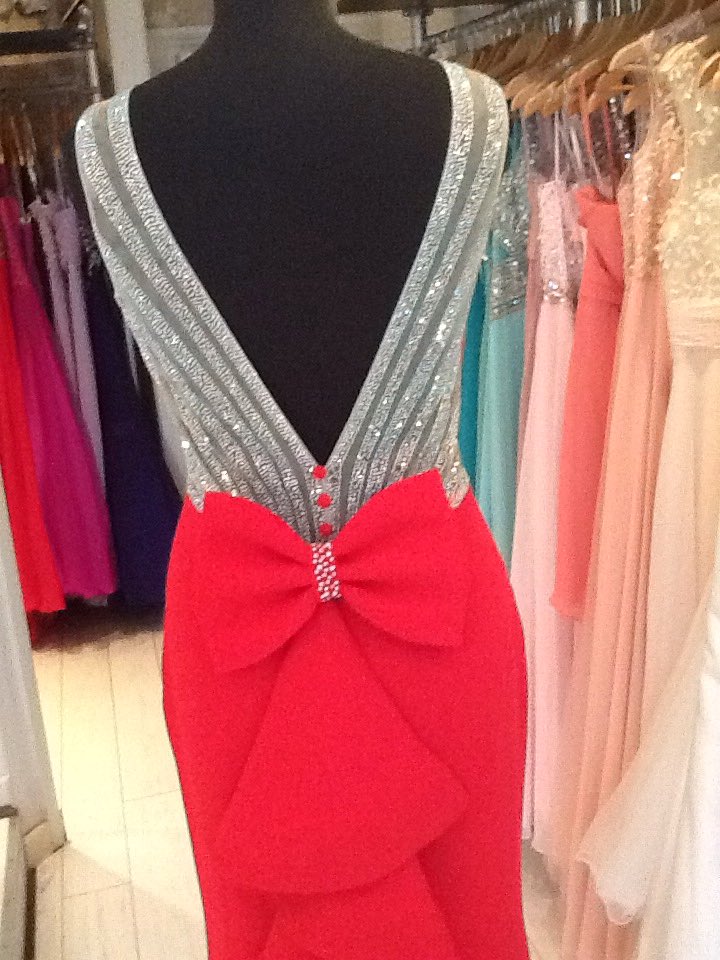 pickard71's tweet photo. #piamichi #prom  #pageant  #stunning https://t.co/JiQwnjKMjQ