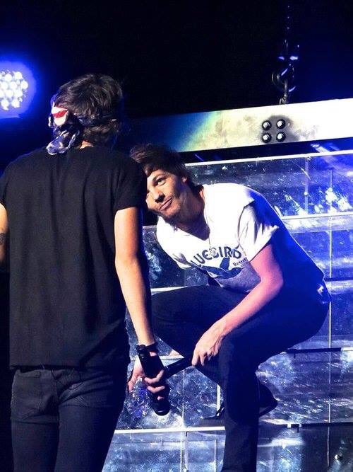 dark_Larries_x's tweet photo. #larriesqueen #LarriesDeserveRespect https://t.co/ZlDXUOAHFA