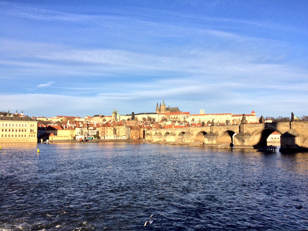 ____Juliette_'s tweet photo. #Praha #Trip #beautiful #friend 🇨🇿 https://t.co/wngMnBcihW