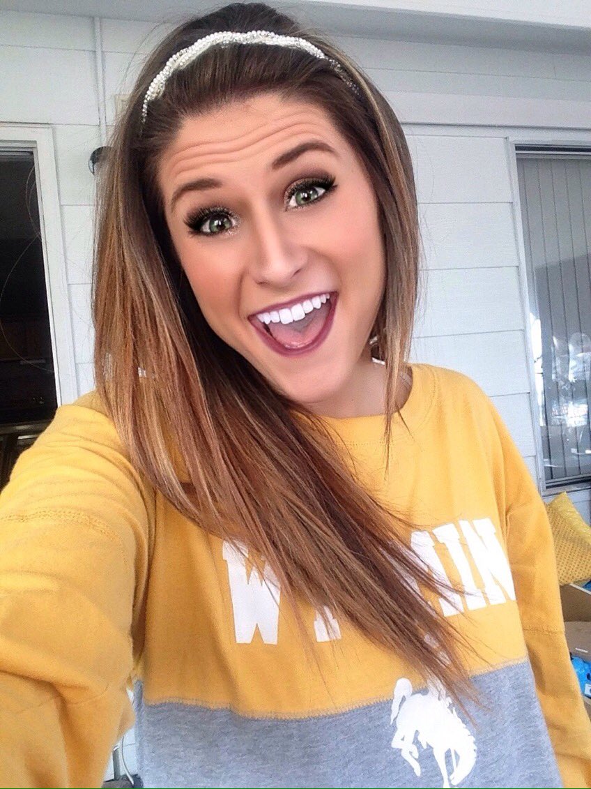 annakhud's tweet photo. Girls on insta be like: all natural 💕#nomakeup #loveyourself #nofilter https://t.co/tYU8Lr4lIH