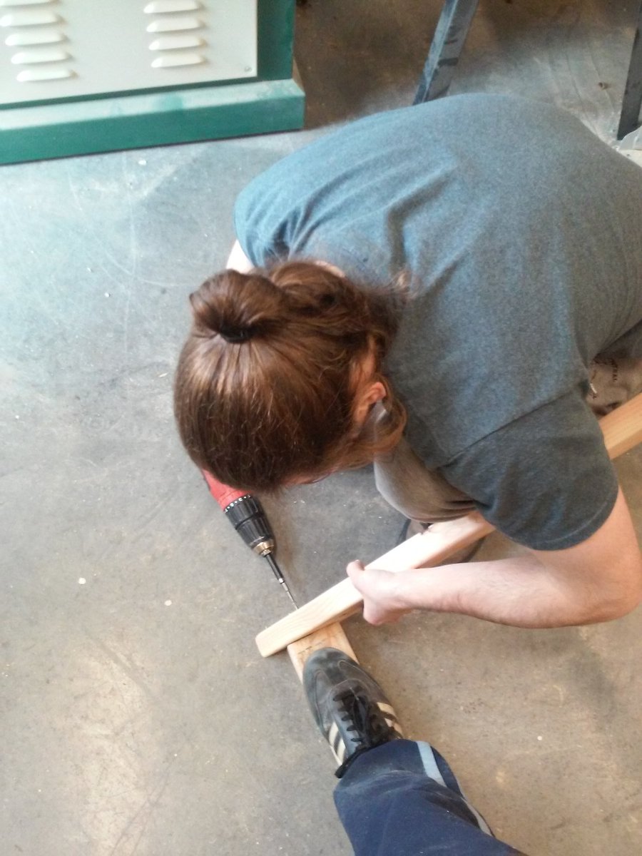VTConcreteCanoe's tweet photo. The team's master carver creating the stands for our canoe! #WorkHard #IKnowWhatImDoing https://t.co/BlH8pSdSEw