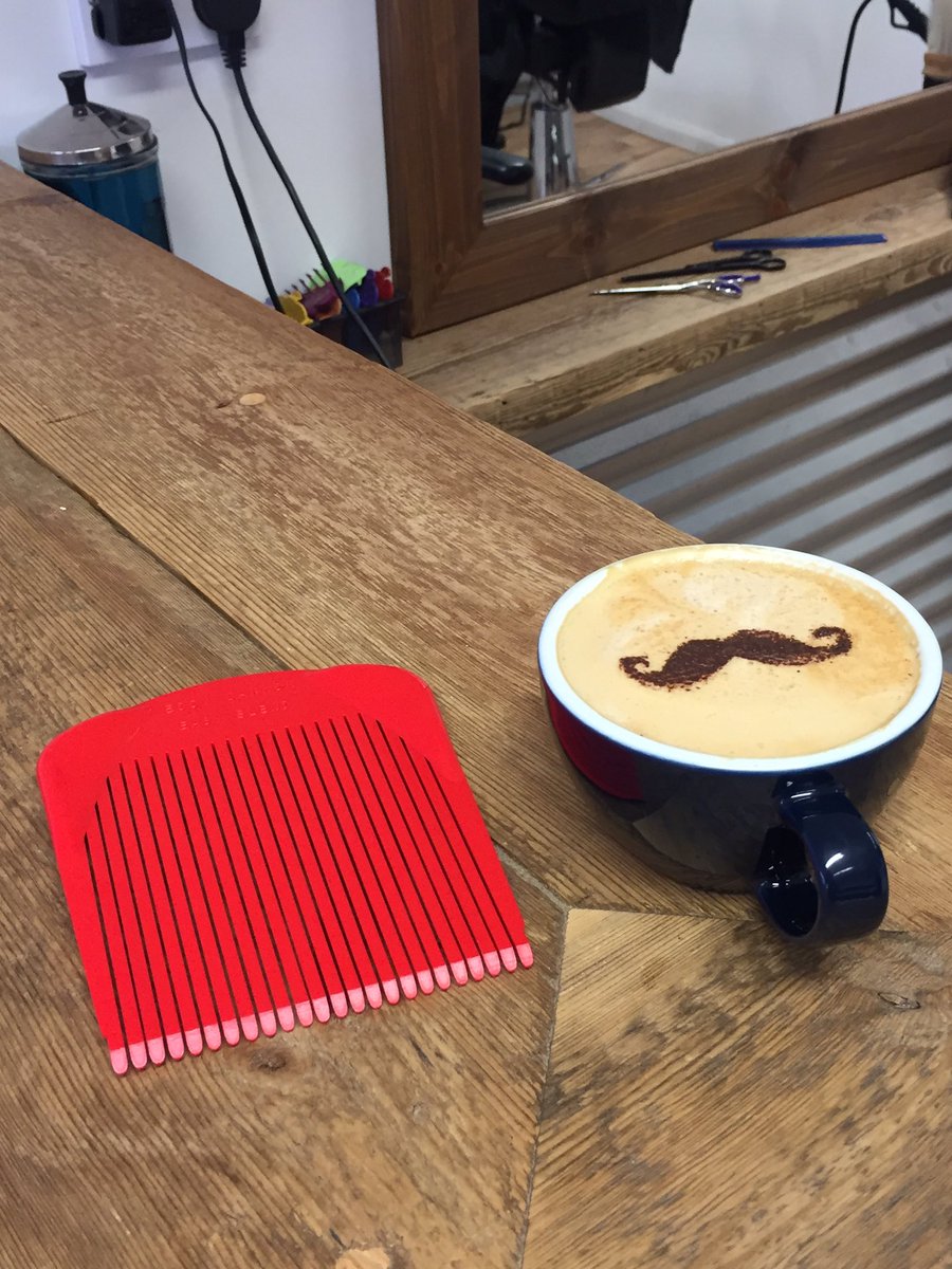 eddycannon83's tweet photo. Sip n snip✂️☕️💈〰. Seamless blends every time. #haircutstyles #menshair https://t.co/Q0OZBNdkIF