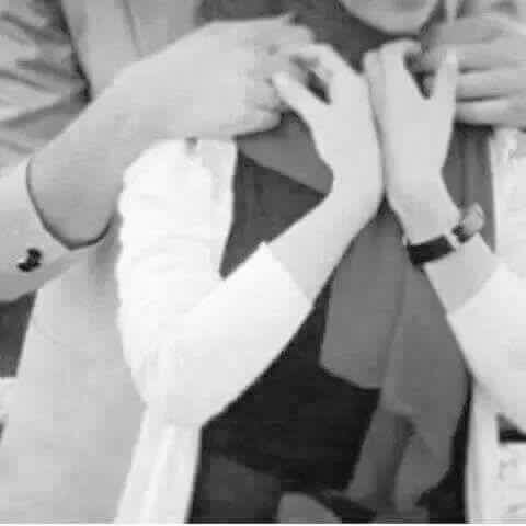 عندما تكون برفقتي لا احتاج احد
ولا افكر باحد 
ولا اريد احد 
اكتفيت بك عن كل احد 
يحفظك لي الواحد الاحد💕