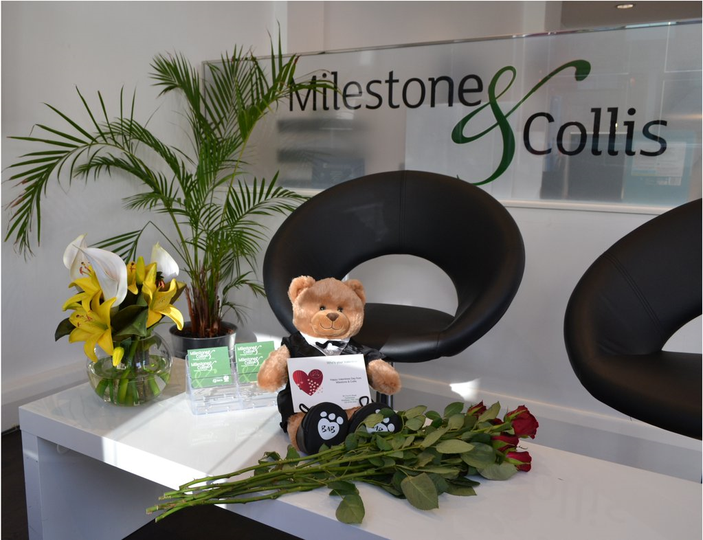 Milestone381's tweet photo. This evening we have been handing out Roses in #Twickenham - Did you get yours?  #valentinesweekend https://t.co/BpX1EyuwSF