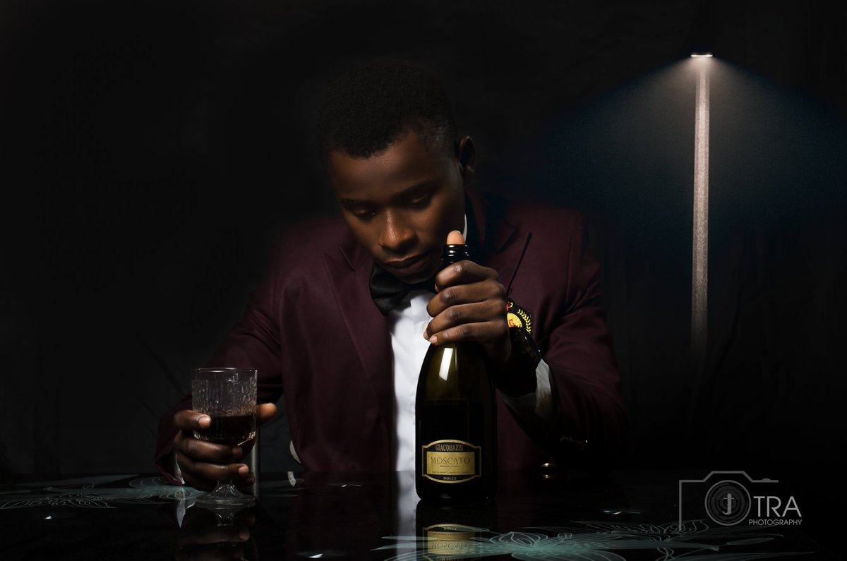 otraphotography's tweet photo. #classy man series #moscato #italianwine #valentine # https://t.co/VZeY2jXvyM